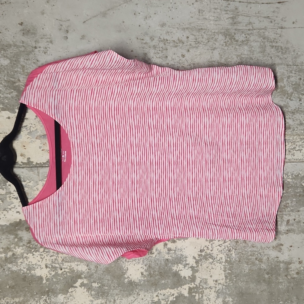 ❤️Apt9 pink stripe shirt